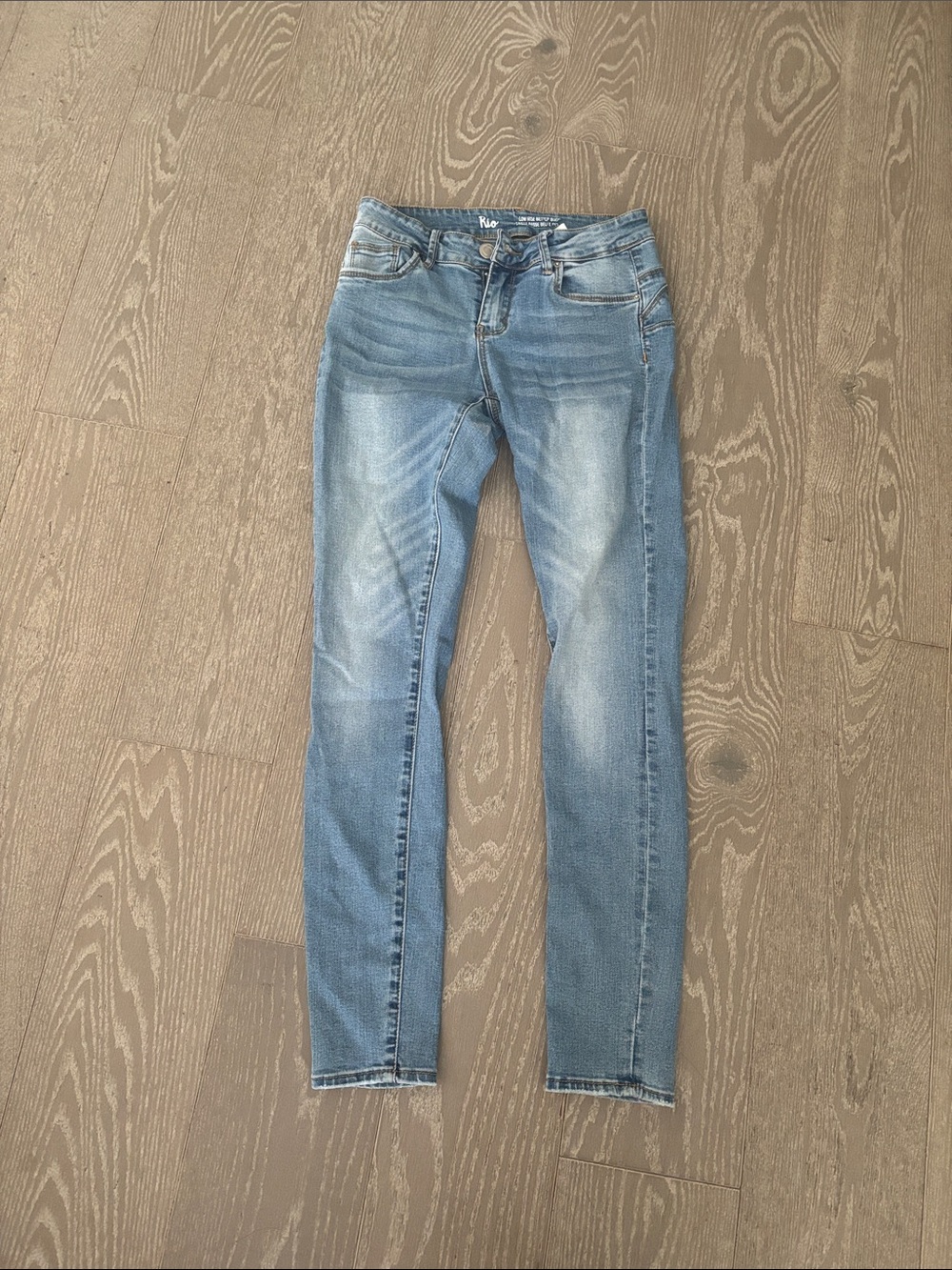 Light Wash Women's Skinny Jeans - Classic Slim Fit